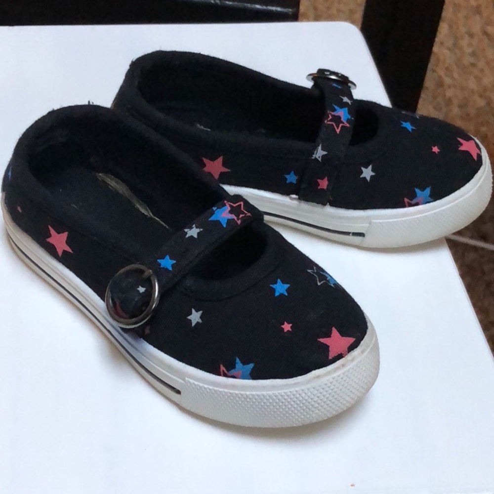 Girl's canvas mary jane sneakers